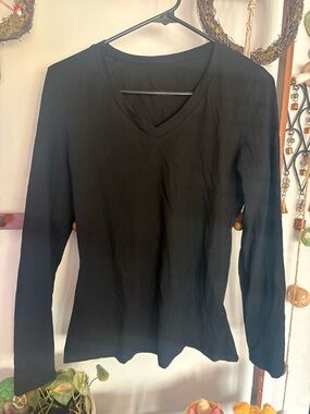 Women’s Black V-Neck Long Sleeve Top - Never worn!